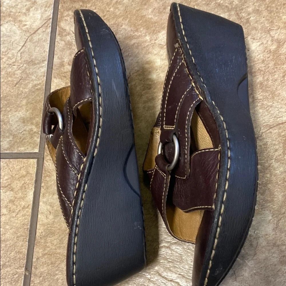 Covington 9M Brown Leather Sandals with Decorative Buckle Luxury Summer Elegant
